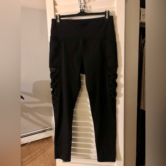 Balance Collection Black HR with Pockets and Sheer Detail 25” size medium - Picture 4 of 8